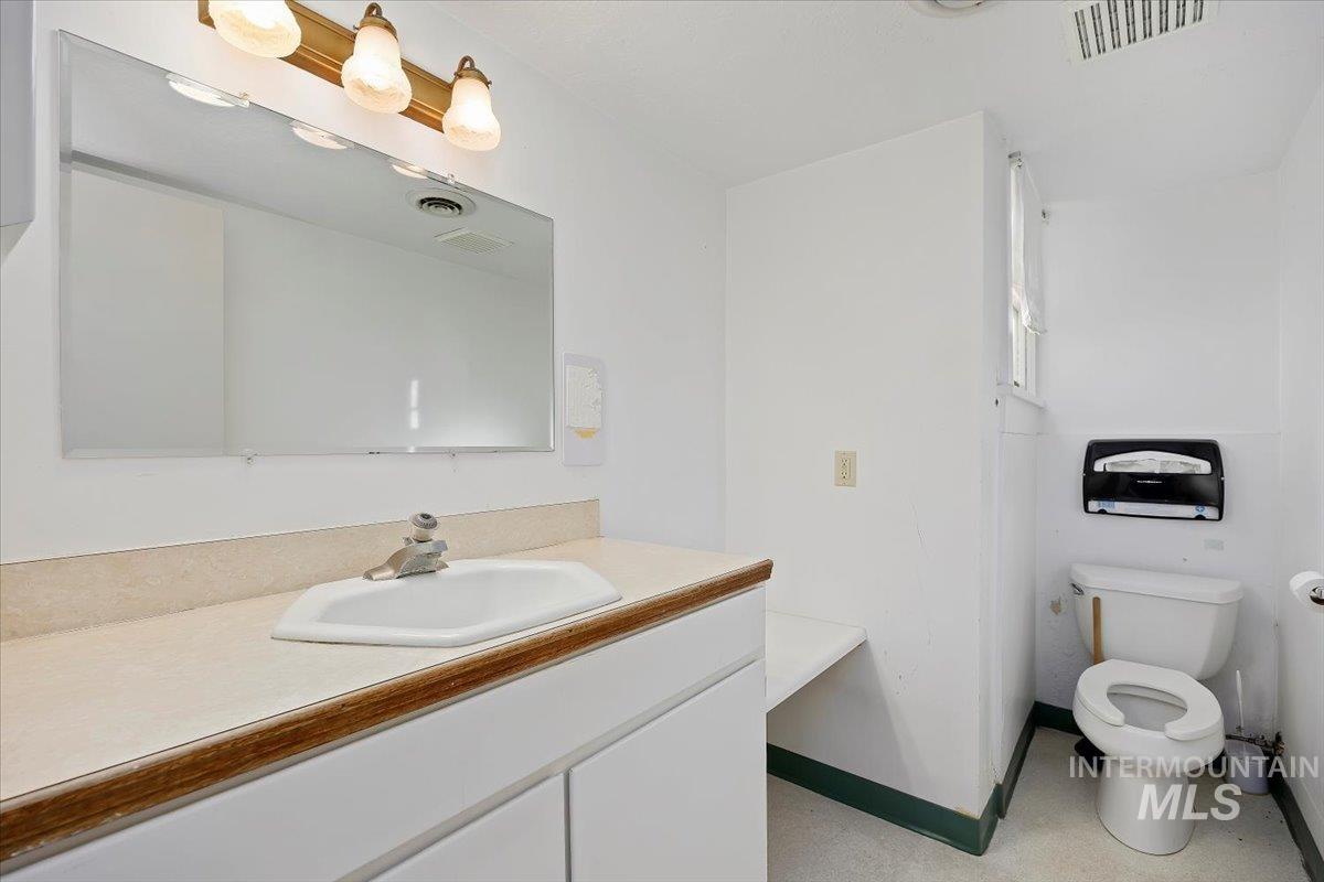 708 Shoshone St, Twin Falls, Idaho 83301, Business/Commercial For Sale, Price $475,000,MLS 98971443