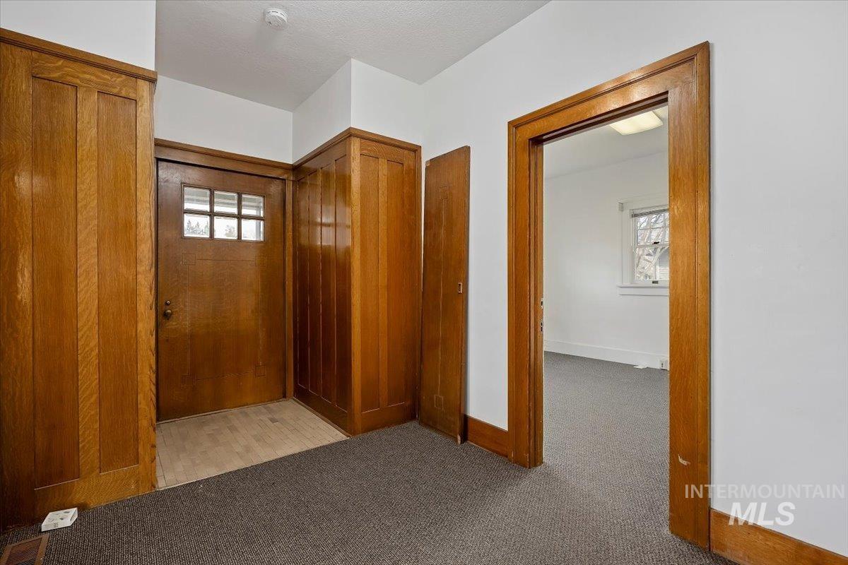 708 Shoshone St, Twin Falls, Idaho 83301, Business/Commercial For Sale, Price $475,000,MLS 98971443