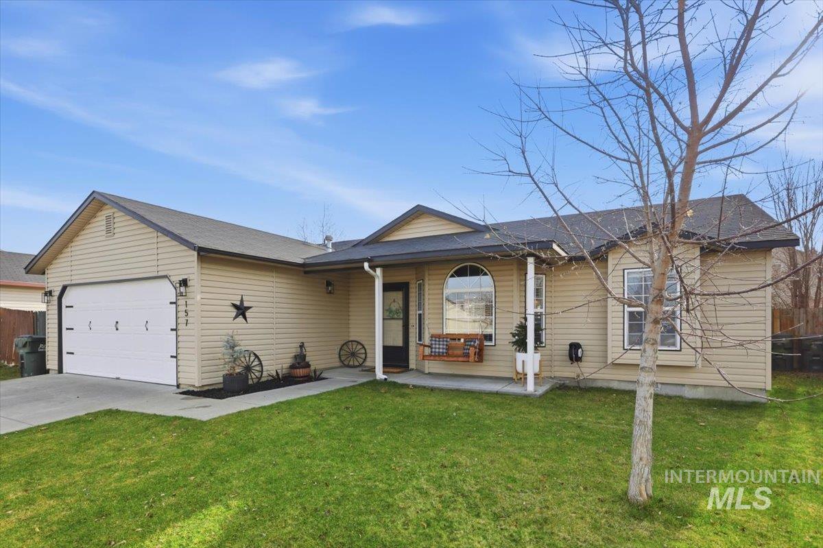 157 E Bay Owl, Kuna, Idaho 83634, 3 Bedrooms, 2 Bathrooms, Residential For Sale, Price $397,000,MLS 98971444