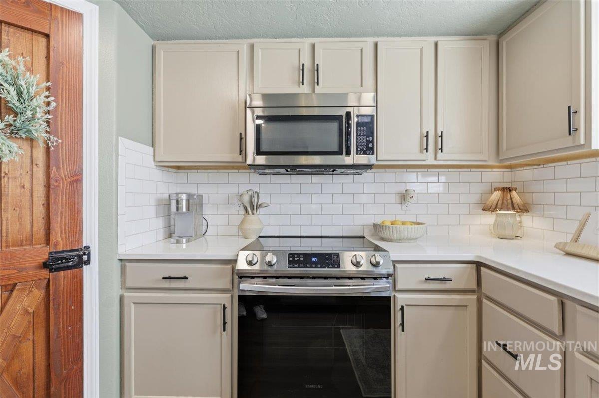 157 E Bay Owl, Kuna, Idaho 83634, 3 Bedrooms, 2 Bathrooms, Residential For Sale, Price $397,000,MLS 98971444