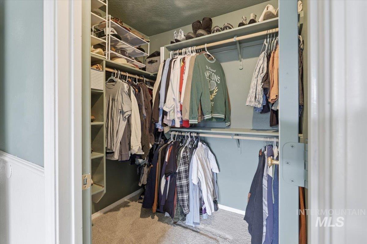 157 E Bay Owl, Kuna, Idaho 83634, 3 Bedrooms, 2 Bathrooms, Residential For Sale, Price $397,000,MLS 98971444