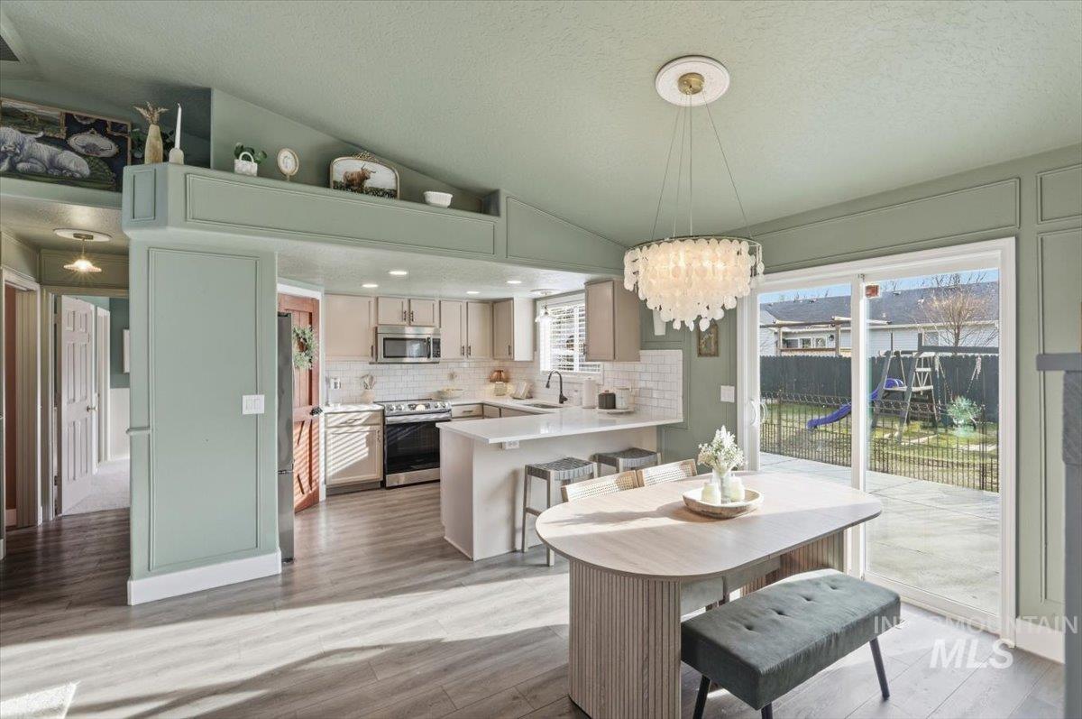 157 E Bay Owl, Kuna, Idaho 83634, 3 Bedrooms, 2 Bathrooms, Residential For Sale, Price $397,000,MLS 98971444