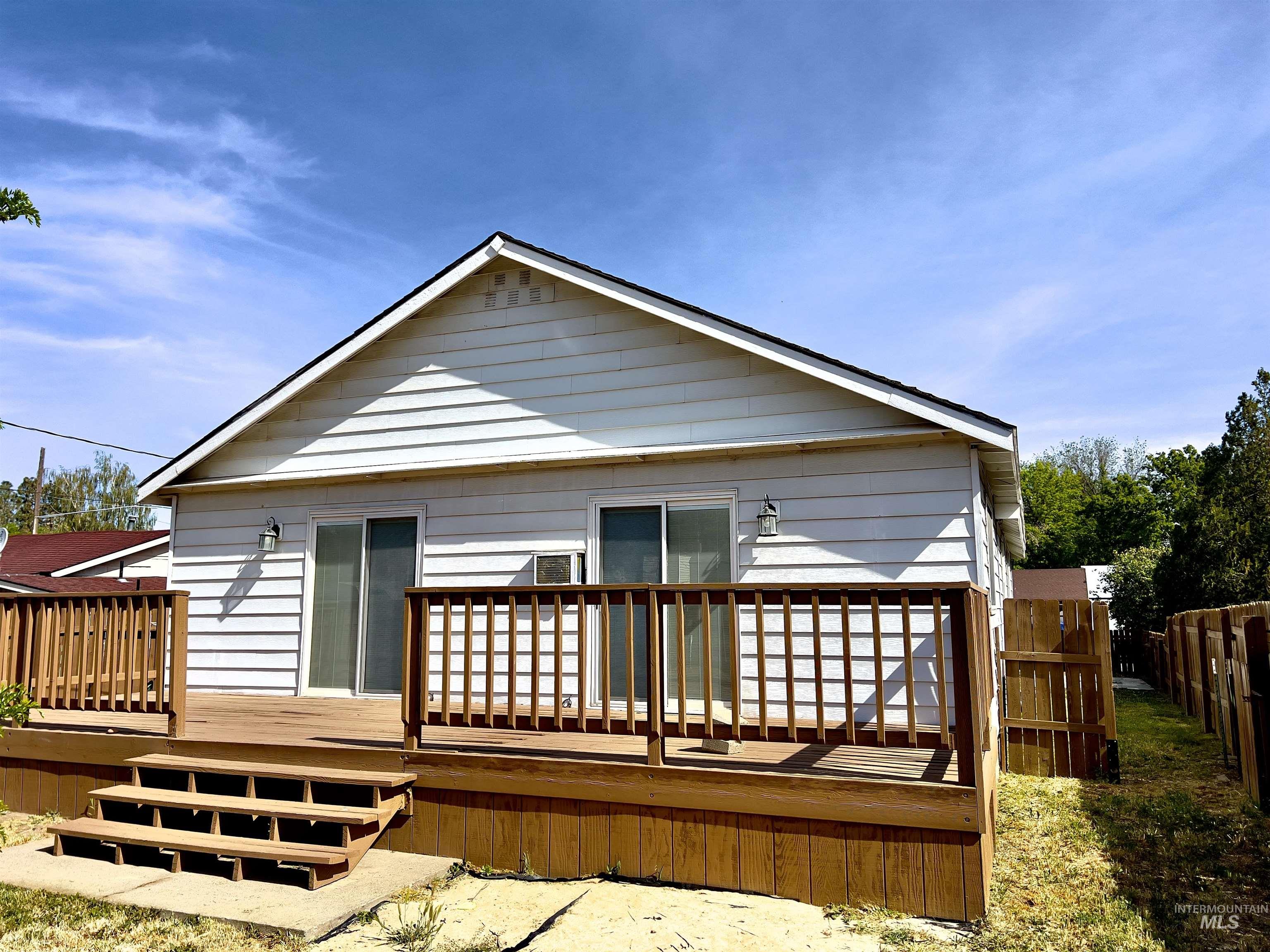 427 W 6th Ave, Jerome, Idaho 83338, 2 Bedrooms, 2 Bathrooms, Residential For Sale, Price $275,000,MLS 98971445