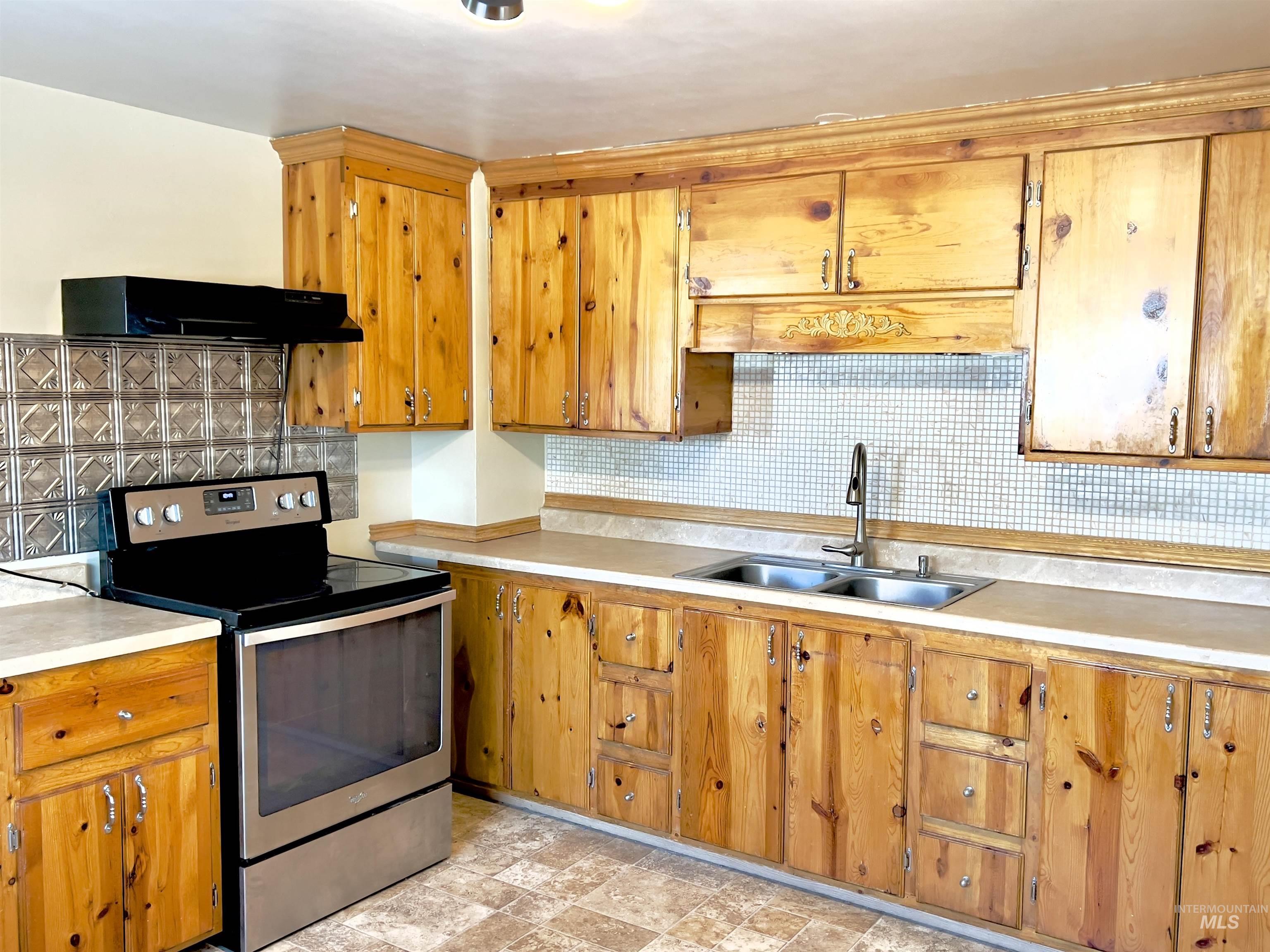 427 W 6th Ave, Jerome, Idaho 83338, 2 Bedrooms, 2 Bathrooms, Residential For Sale, Price $289,000,MLS 98971445