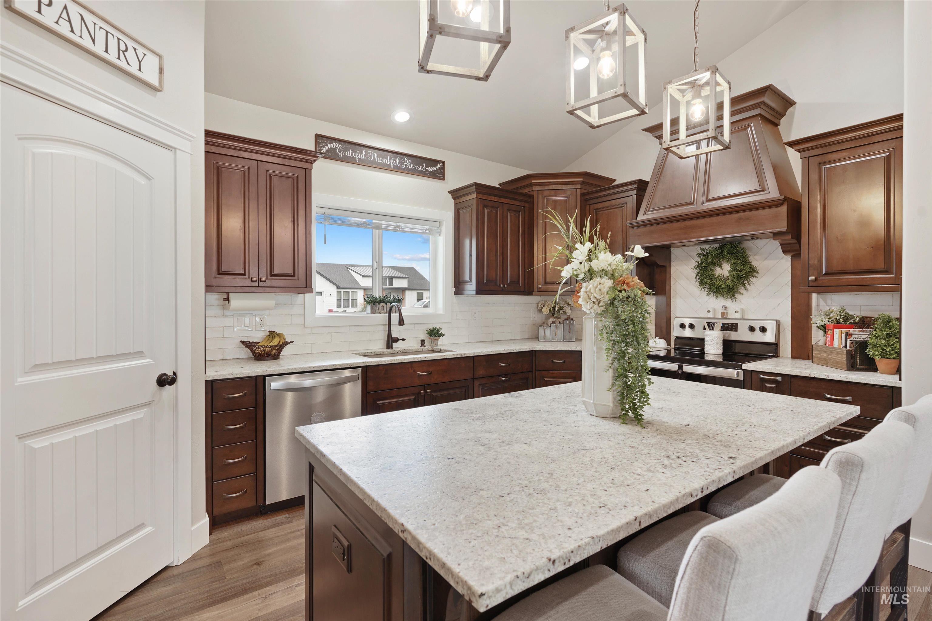 561 Biscotti Loop, Heyburn, Idaho 83336, 5 Bedrooms, 3 Bathrooms, Residential For Sale, Price $535,000,MLS 98971446