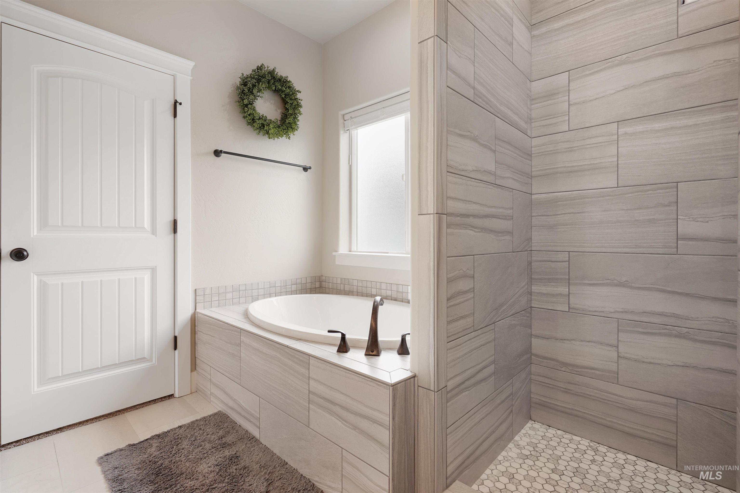 561 Biscotti Loop, Heyburn, Idaho 83336, 5 Bedrooms, 3 Bathrooms, Residential For Sale, Price $535,000,MLS 98971446