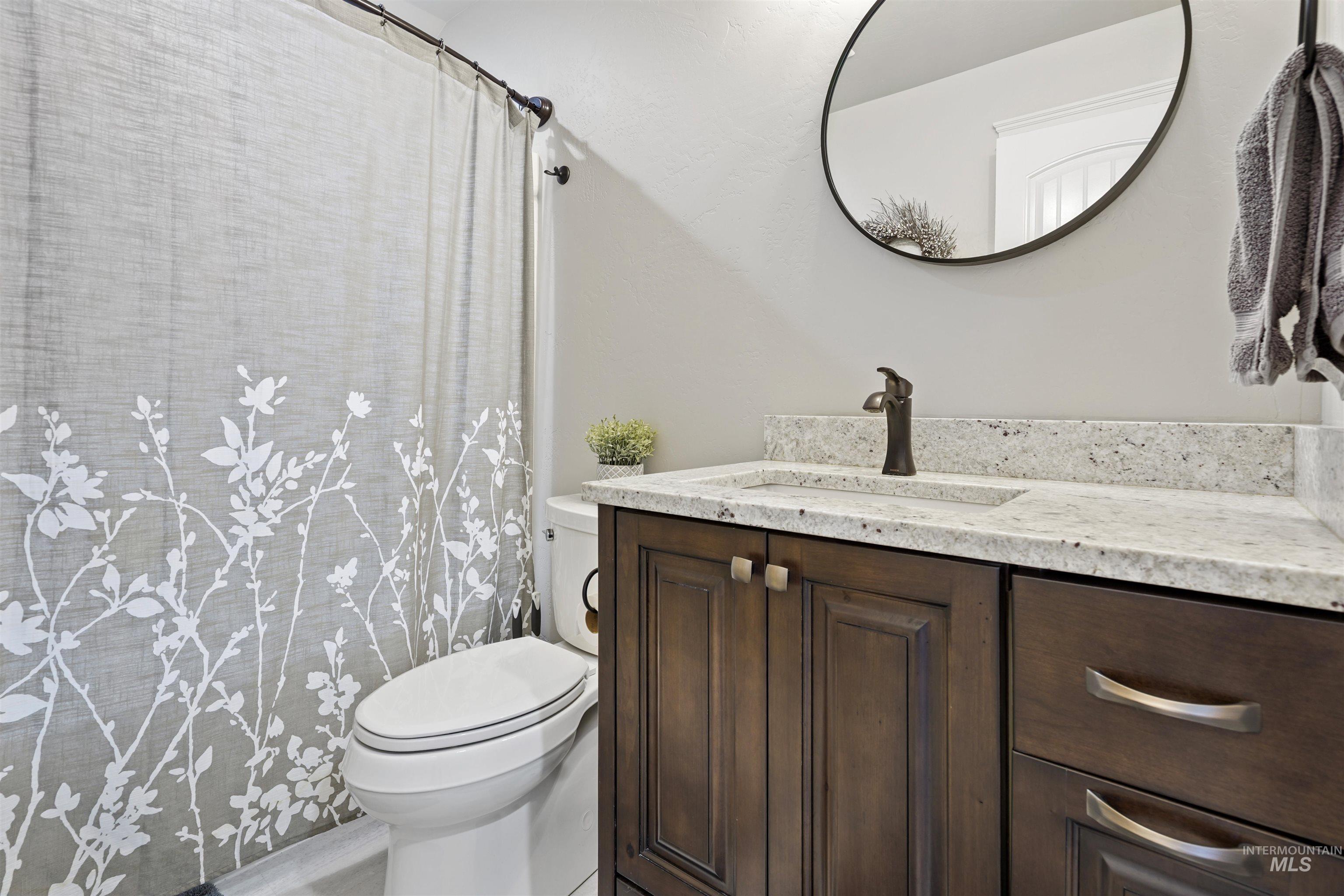 561 Biscotti Loop, Heyburn, Idaho 83336, 5 Bedrooms, 3 Bathrooms, Residential For Sale, Price $535,000,MLS 98971446