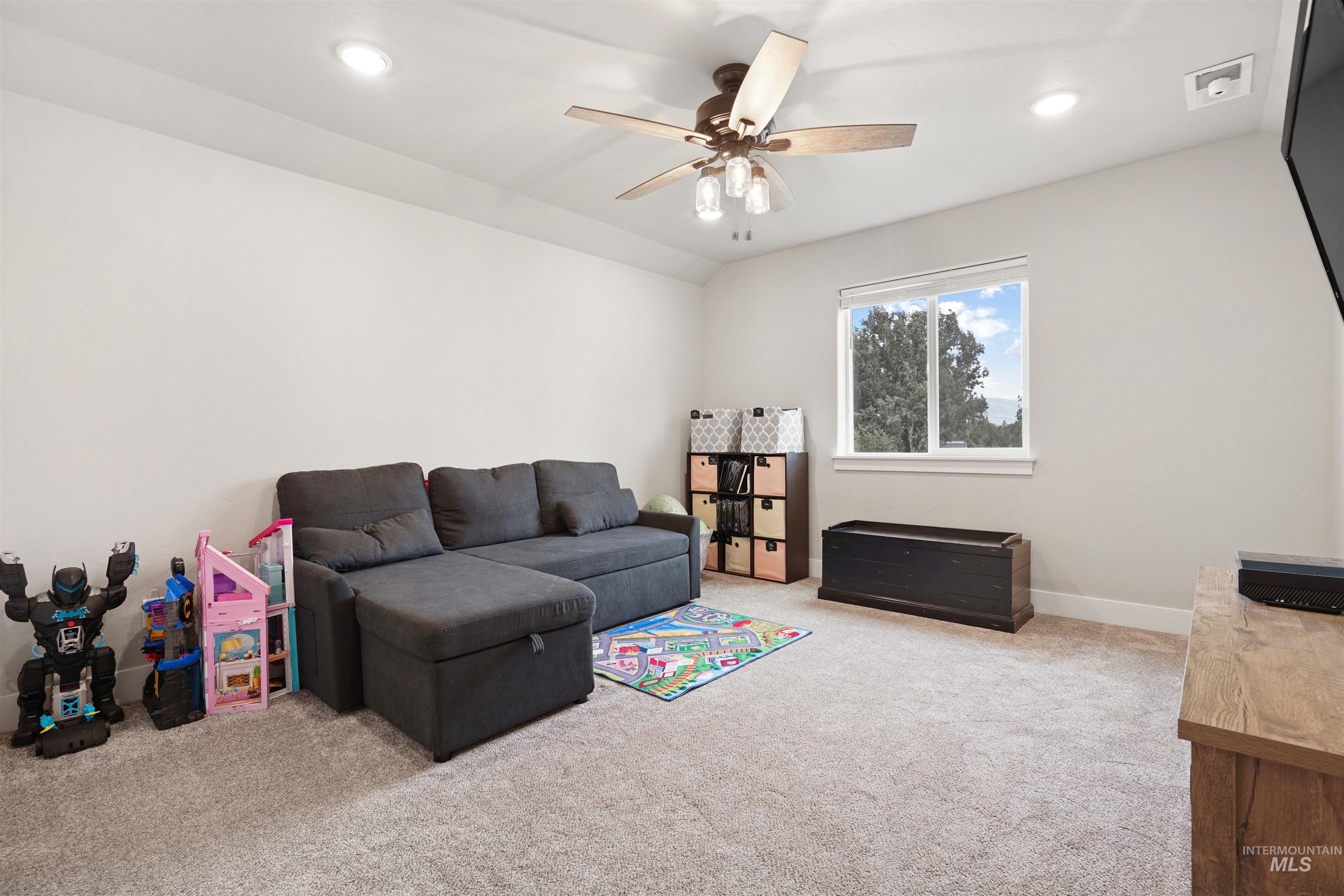 561 Biscotti Loop, Heyburn, Idaho 83336, 5 Bedrooms, 3 Bathrooms, Residential For Sale, Price $535,000,MLS 98971446