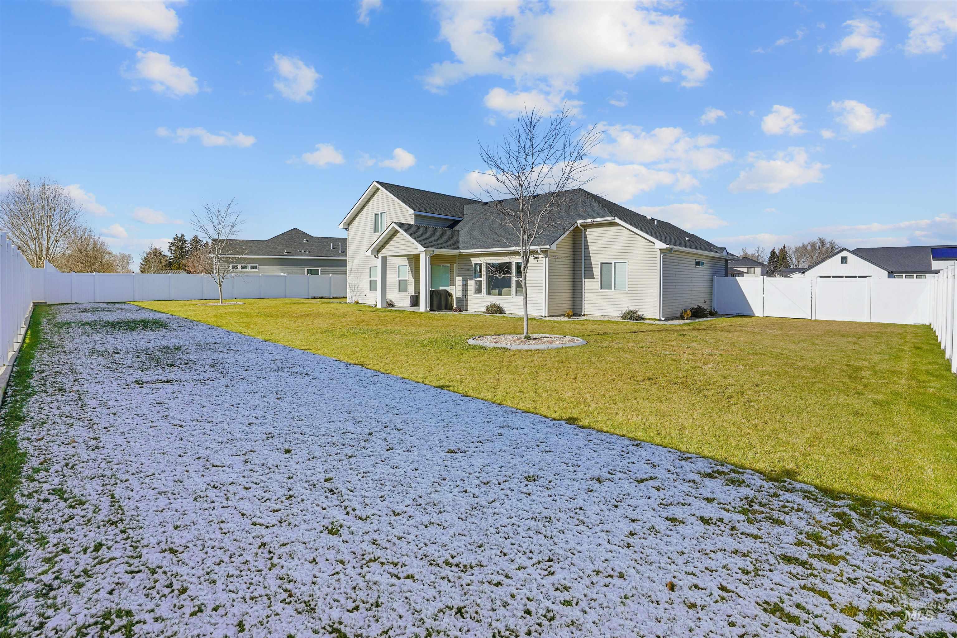 561 Biscotti Loop, Heyburn, Idaho 83336, 5 Bedrooms, 3 Bathrooms, Residential For Sale, Price $535,000,MLS 98971446