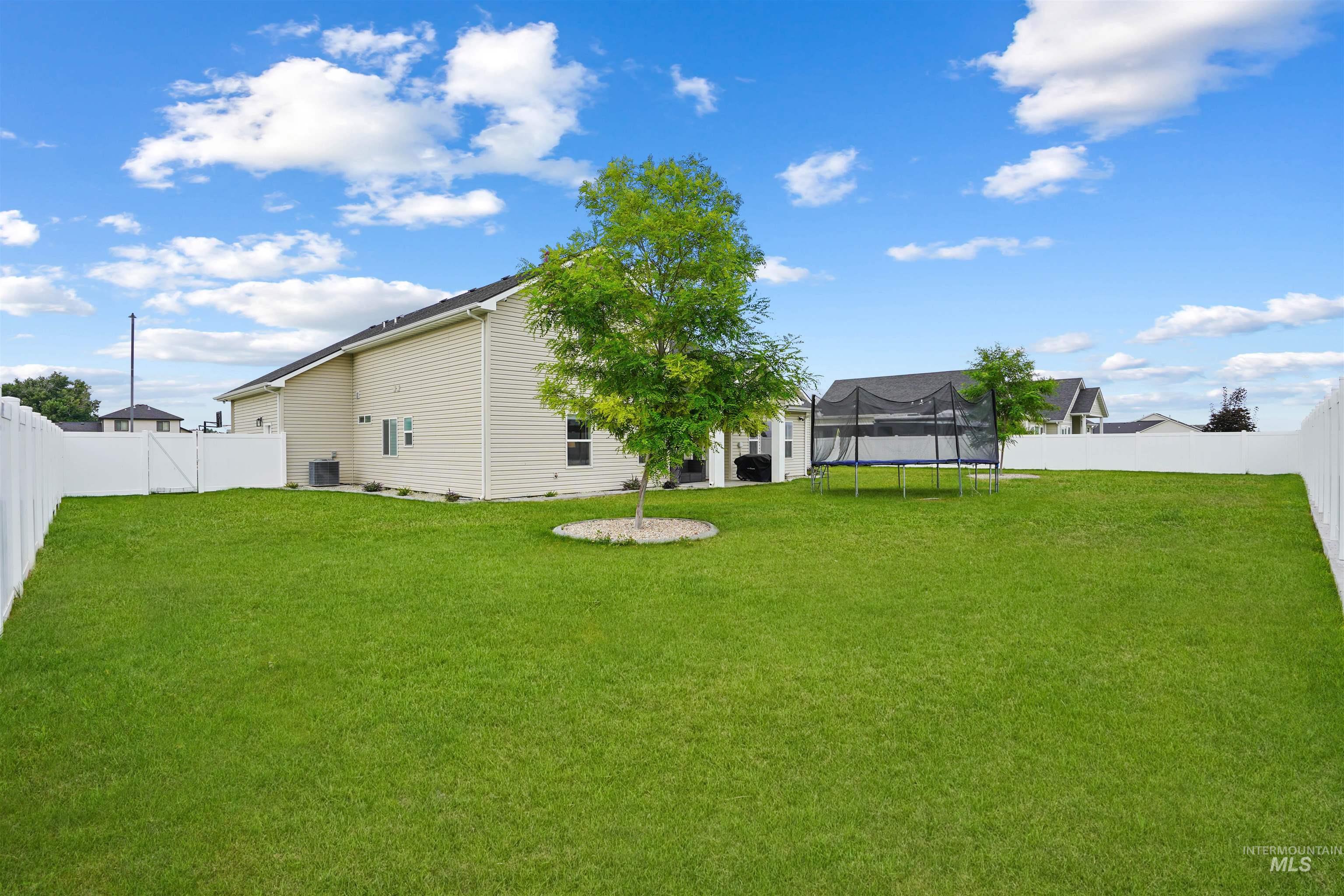 561 Biscotti Loop, Heyburn, Idaho 83336, 5 Bedrooms, 3 Bathrooms, Residential For Sale, Price $535,000,MLS 98971446