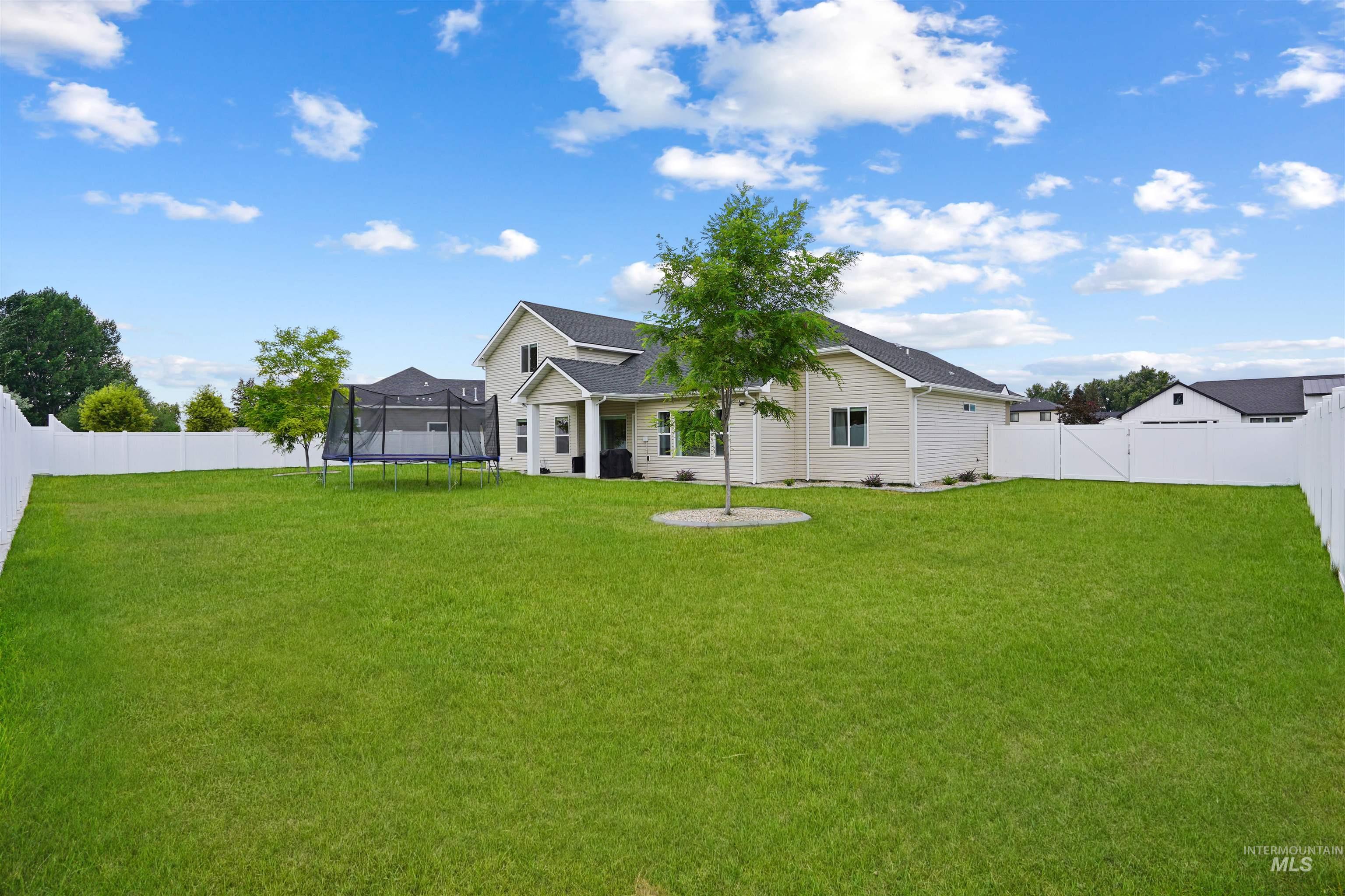 561 Biscotti Loop, Heyburn, Idaho 83336, 5 Bedrooms, 3 Bathrooms, Residential For Sale, Price $535,000,MLS 98971446