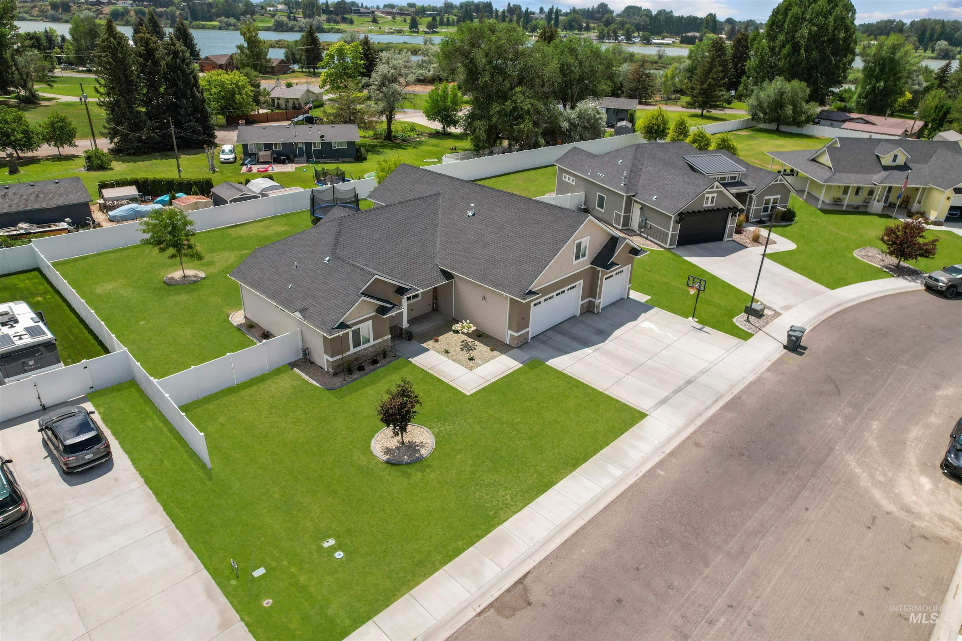 561 Biscotti Loop, Heyburn, Idaho 83336, 5 Bedrooms, 3 Bathrooms, Residential For Sale, Price $535,000,MLS 98971446