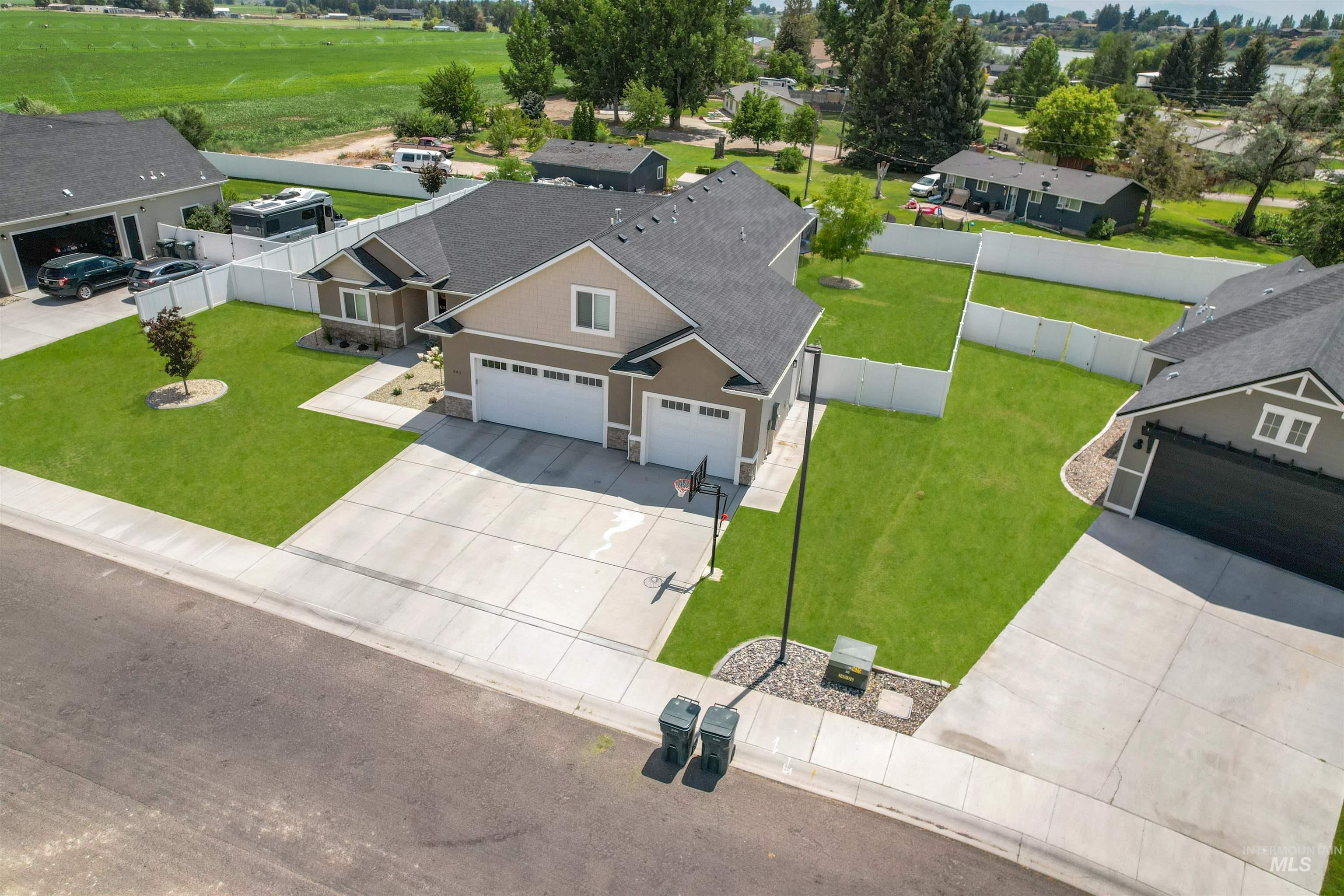 561 Biscotti Loop, Heyburn, Idaho 83336, 5 Bedrooms, 3 Bathrooms, Residential For Sale, Price $535,000,MLS 98971446