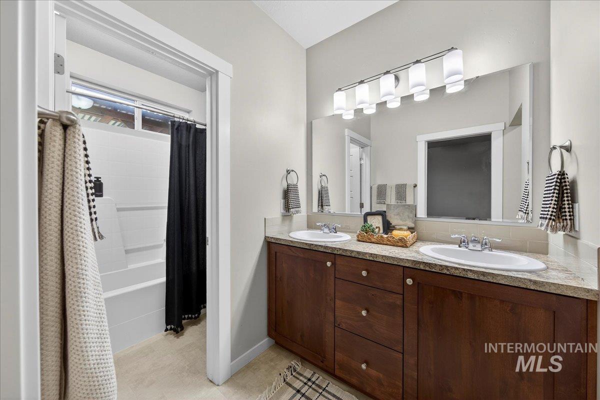 1616 Florida, Nampa, Idaho 83686, 3 Bedrooms, 2 Bathrooms, Residential For Sale, Price $499,900,MLS 98971447