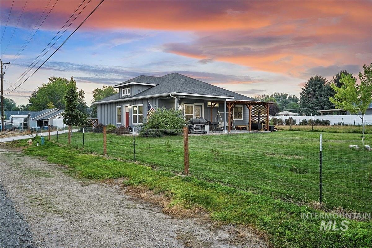 1616 Florida, Nampa, Idaho 83686, 3 Bedrooms, 2 Bathrooms, Residential For Sale, Price $499,900,MLS 98971447