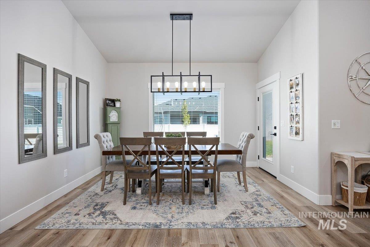 942 Paintbrush, Kimberly, Idaho 83341, 6 Bedrooms, 3.5 Bathrooms, Residential For Sale, Price $772,000,MLS 98971450