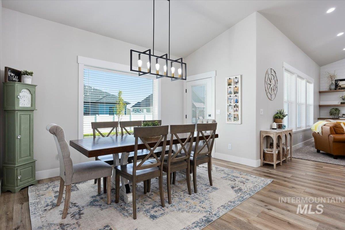 942 Paintbrush, Kimberly, Idaho 83341, 6 Bedrooms, 3.5 Bathrooms, Residential For Sale, Price $772,000,MLS 98971450