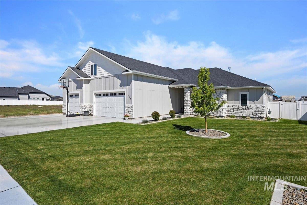 942 Paintbrush, Kimberly, Idaho 83341, 6 Bedrooms, 3.5 Bathrooms, Residential For Sale, Price $723,000, 98971450