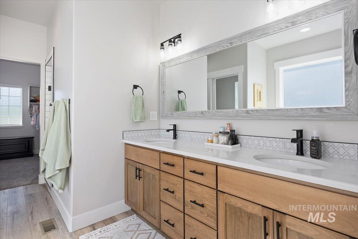 942 Paintbrush, Kimberly, Idaho 83341, 6 Bedrooms, 3.5 Bathrooms, Residential For Sale, Price $772,000,MLS 98971450