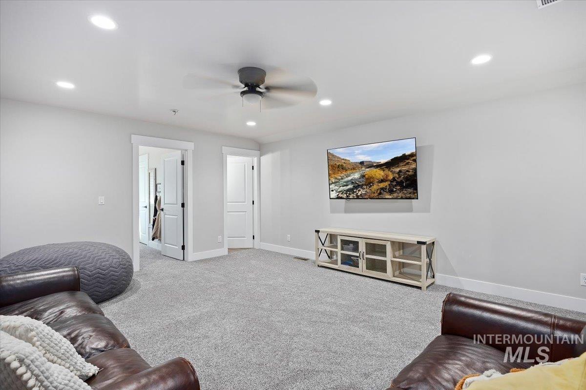 942 Paintbrush, Kimberly, Idaho 83341, 6 Bedrooms, 3.5 Bathrooms, Residential For Sale, Price $752,000, 98971450