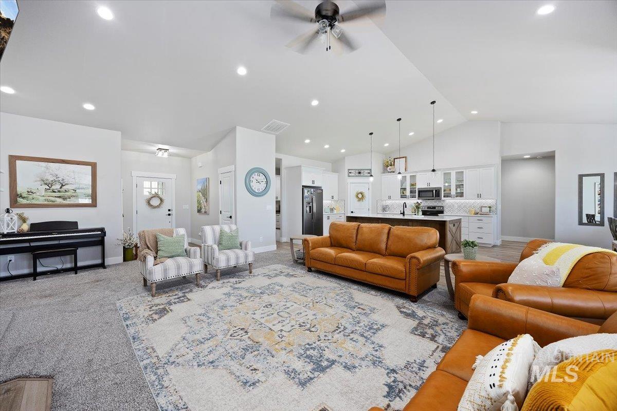 942 Paintbrush, Kimberly, Idaho 83341, 6 Bedrooms, 3.5 Bathrooms, Residential For Sale, Price $772,000,MLS 98971450