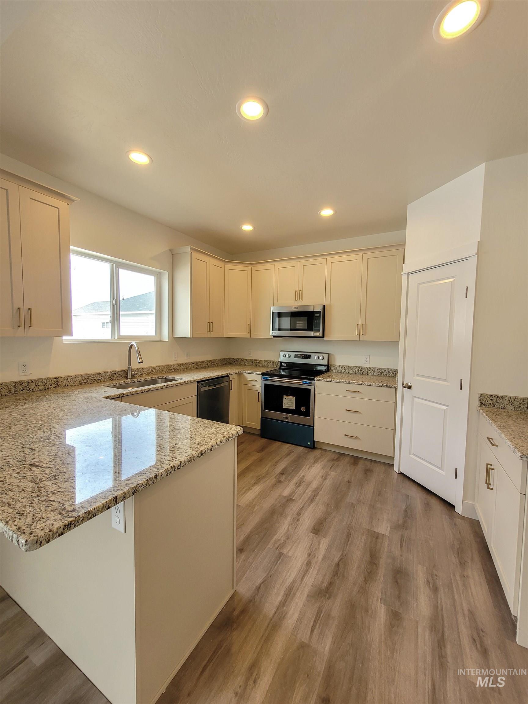 2360 Dorchester Ave, Burley, Idaho 83318, 3 Bedrooms, 2 Bathrooms, Residential For Sale, Price $372,240,MLS 98971451