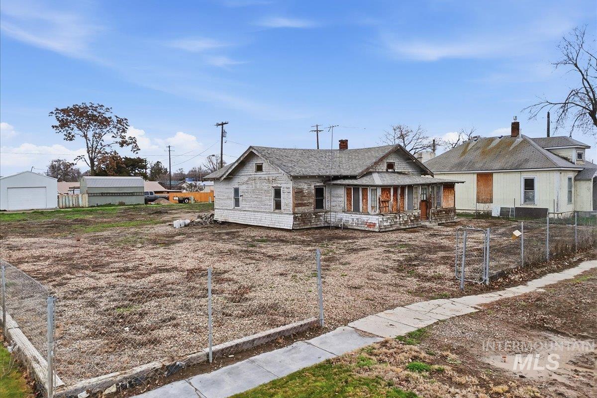 506 N 3rd St, Nyssa, Oregon 97913-3322, 2 Bedrooms, 1 Bathroom, Residential For Sale, Price $89,900,MLS 98971453