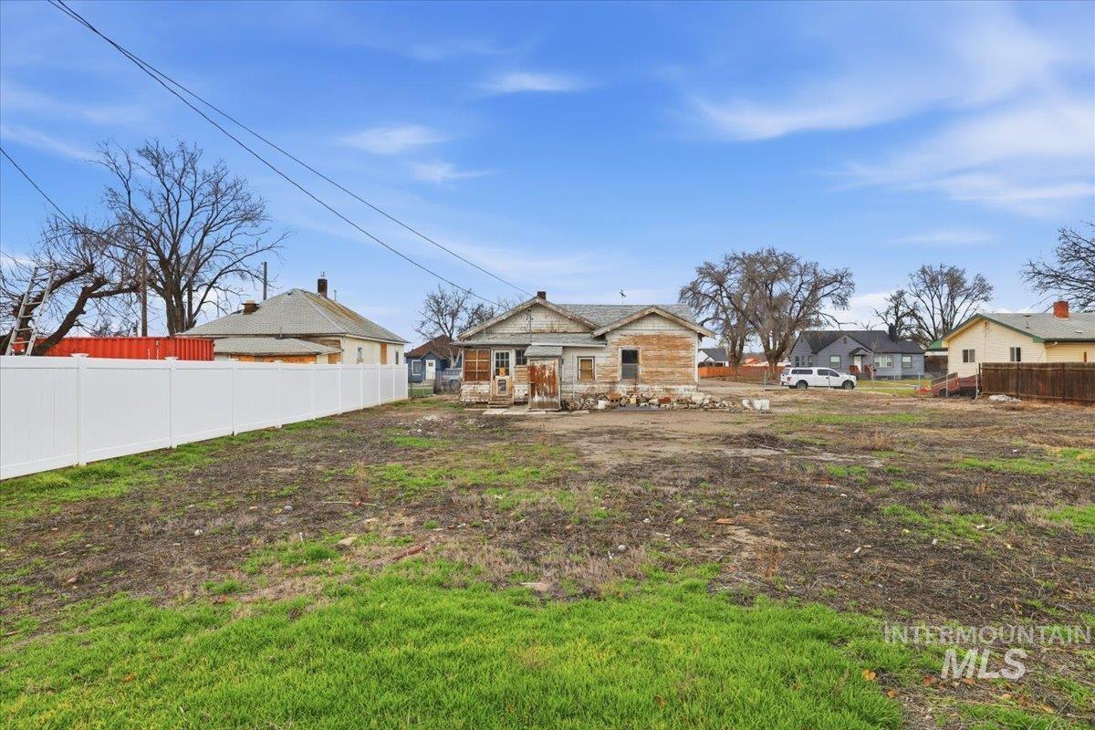 506 N 3rd St, Nyssa, Oregon 97913-3322, 2 Bedrooms, 1 Bathroom, Residential For Sale, Price $89,900,MLS 98971453