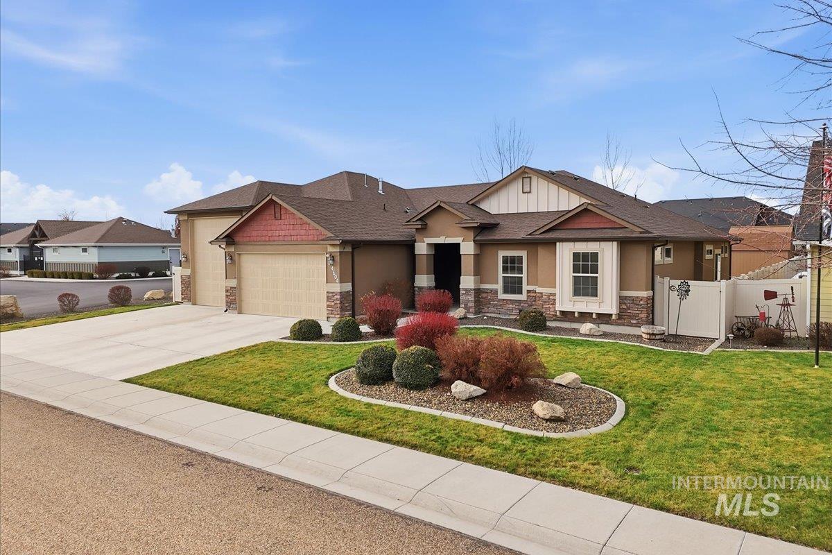 4604 Middlesboro Way, Caldwell, Idaho 83607, 3 Bedrooms, 2 Bathrooms, Residential For Sale, Price $599,900,MLS 98971454