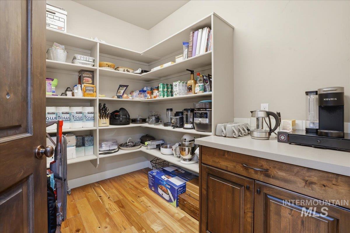 4604 Middlesboro Way, Caldwell, Idaho 83607, 3 Bedrooms, 2 Bathrooms, Residential For Sale, Price $599,900,MLS 98971454