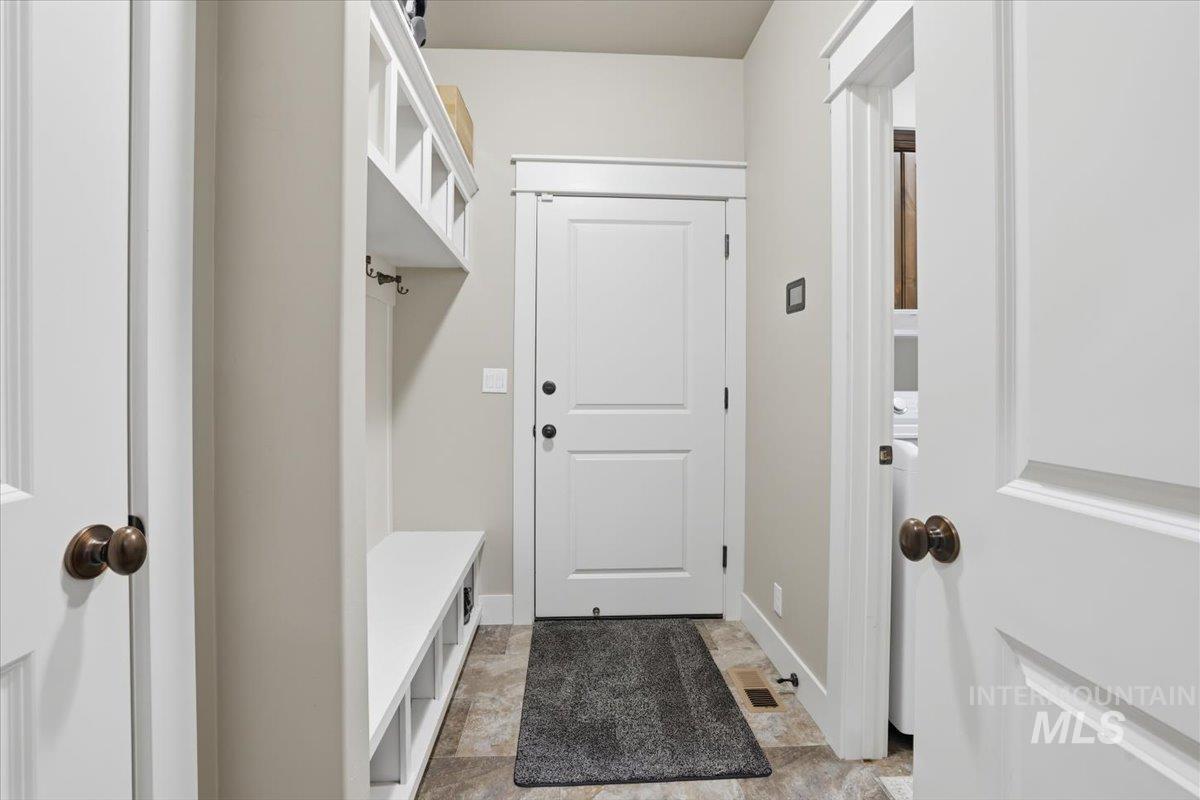 4604 Middlesboro Way, Caldwell, Idaho 83607, 3 Bedrooms, 2 Bathrooms, Residential For Sale, Price $599,900,MLS 98971454