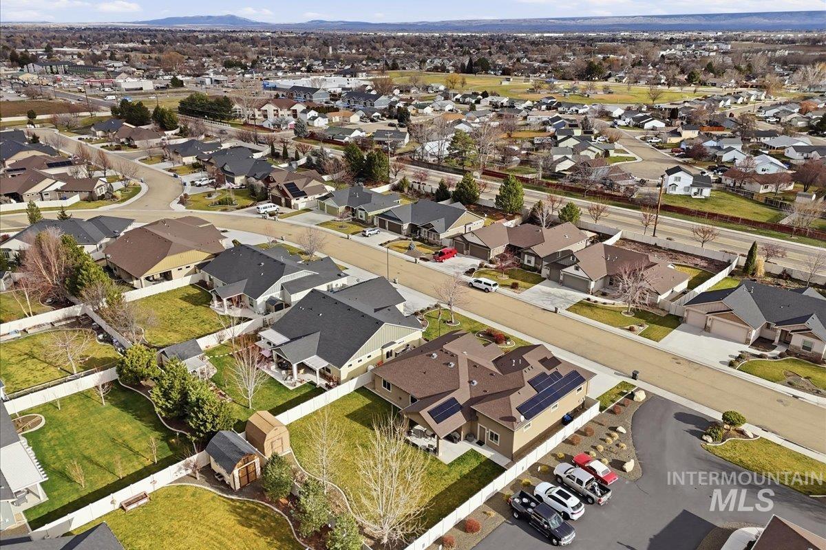 4604 Middlesboro Way, Caldwell, Idaho 83607, 3 Bedrooms, 2 Bathrooms, Residential For Sale, Price $599,900,MLS 98971454