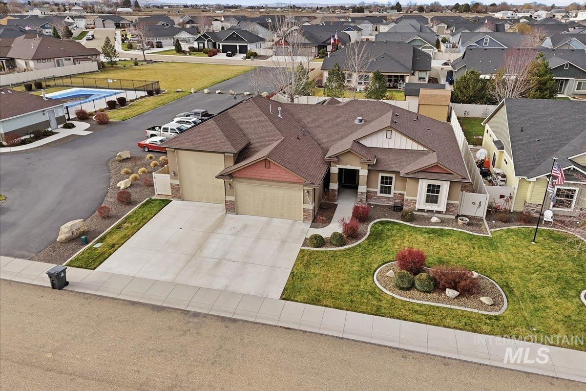 4604 Middlesboro Way, Caldwell, Idaho 83607, 3 Bedrooms, 2 Bathrooms, Residential For Sale, Price $599,900,MLS 98971454