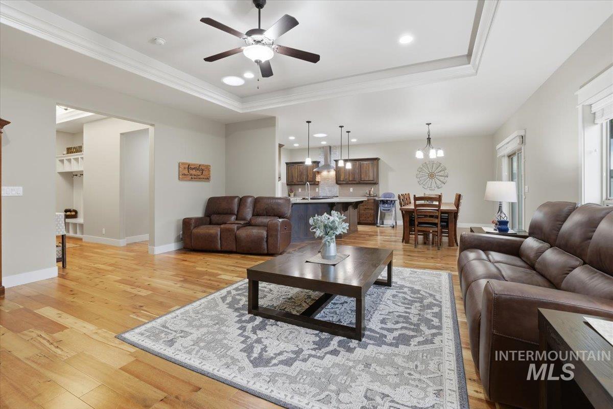 4604 Middlesboro Way, Caldwell, Idaho 83607, 3 Bedrooms, 2 Bathrooms, Residential For Sale, Price $599,900,MLS 98971454