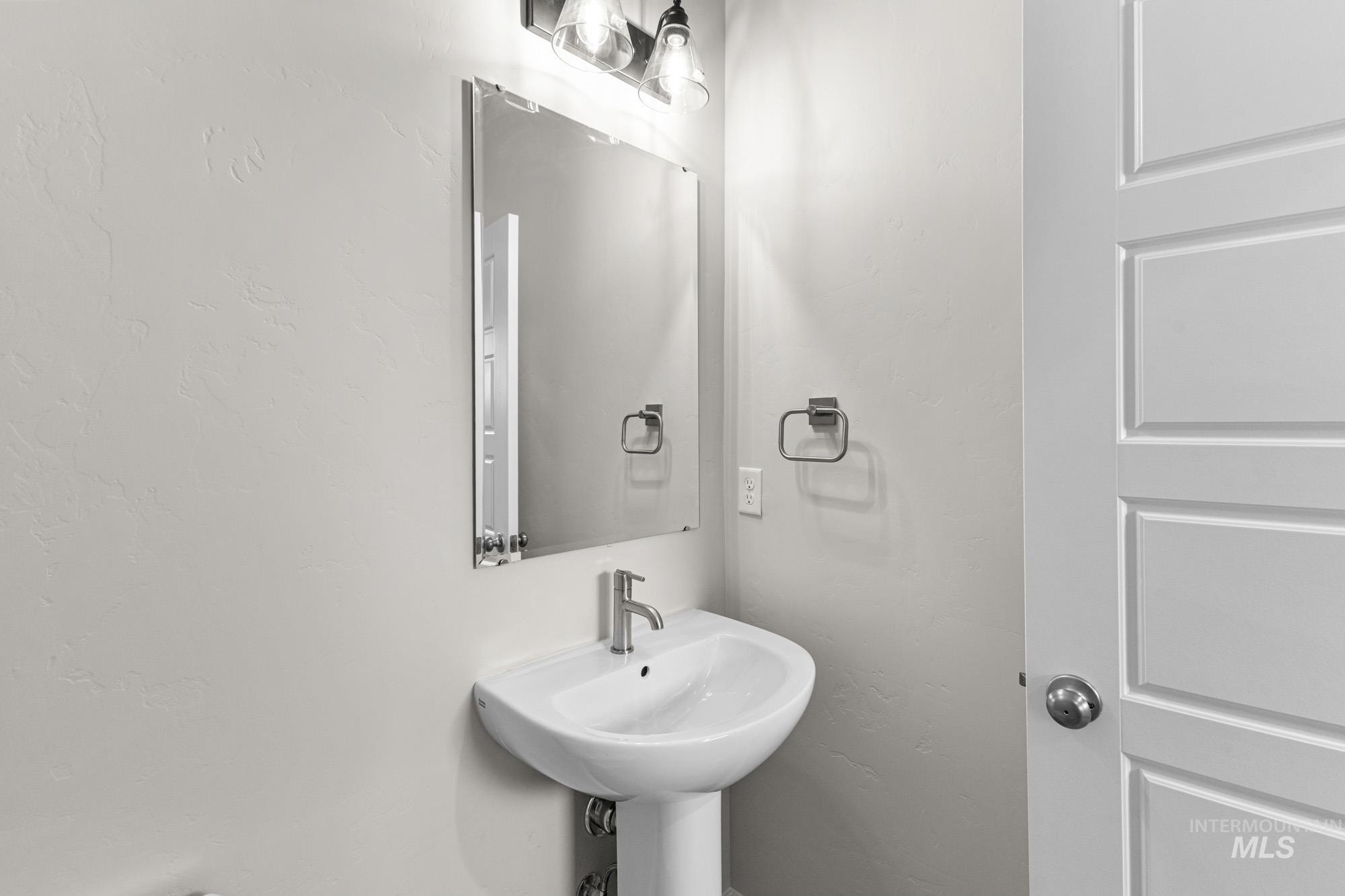 10467 W Tinder St, Star, Idaho 83669, 3 Bedrooms, 2.5 Bathrooms, Residential For Sale, Price $442,990,MLS 98971456