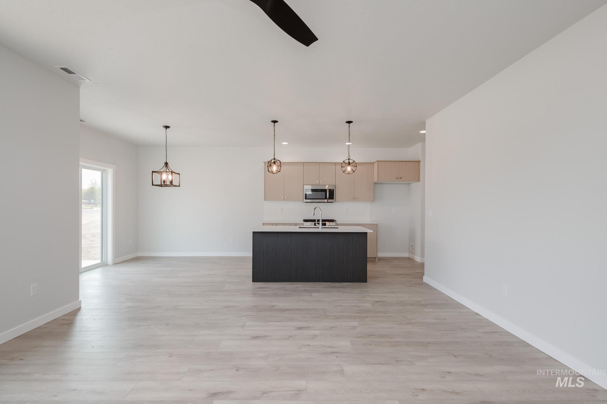 10467 W Tinder St, Star, Idaho 83669, 3 Bedrooms, 2.5 Bathrooms, Residential For Sale, Price $442,990,MLS 98971456