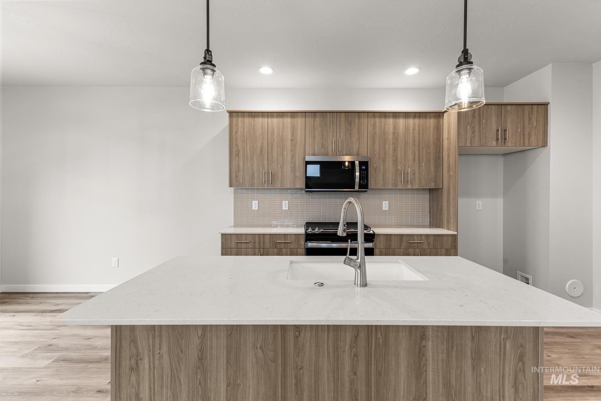 10467 W Tinder St, Star, Idaho 83669, 3 Bedrooms, 2.5 Bathrooms, Residential For Sale, Price $442,990,MLS 98971456