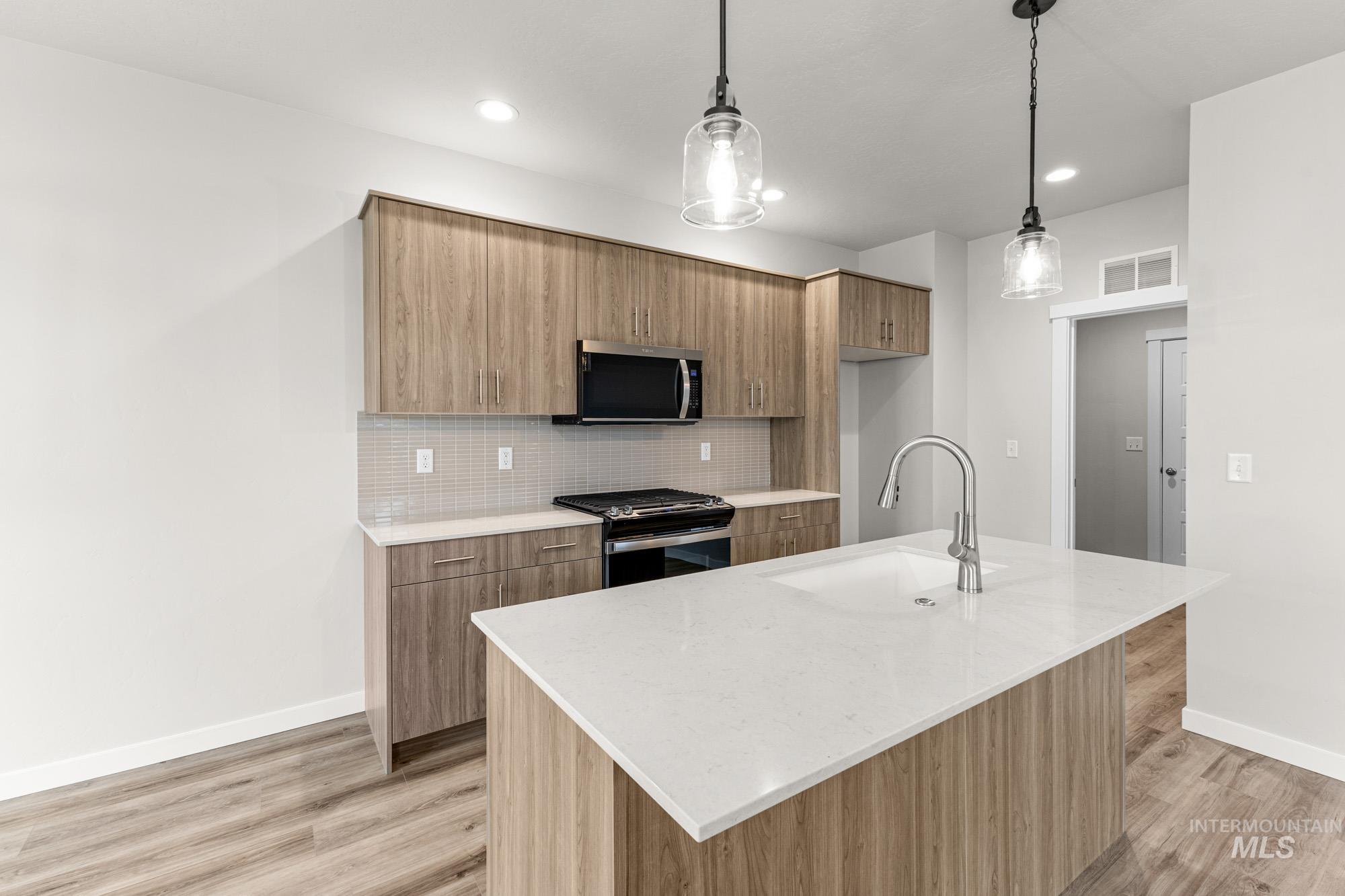 10467 W Tinder St, Star, Idaho 83669, 3 Bedrooms, 2.5 Bathrooms, Residential For Sale, Price $442,990,MLS 98971456