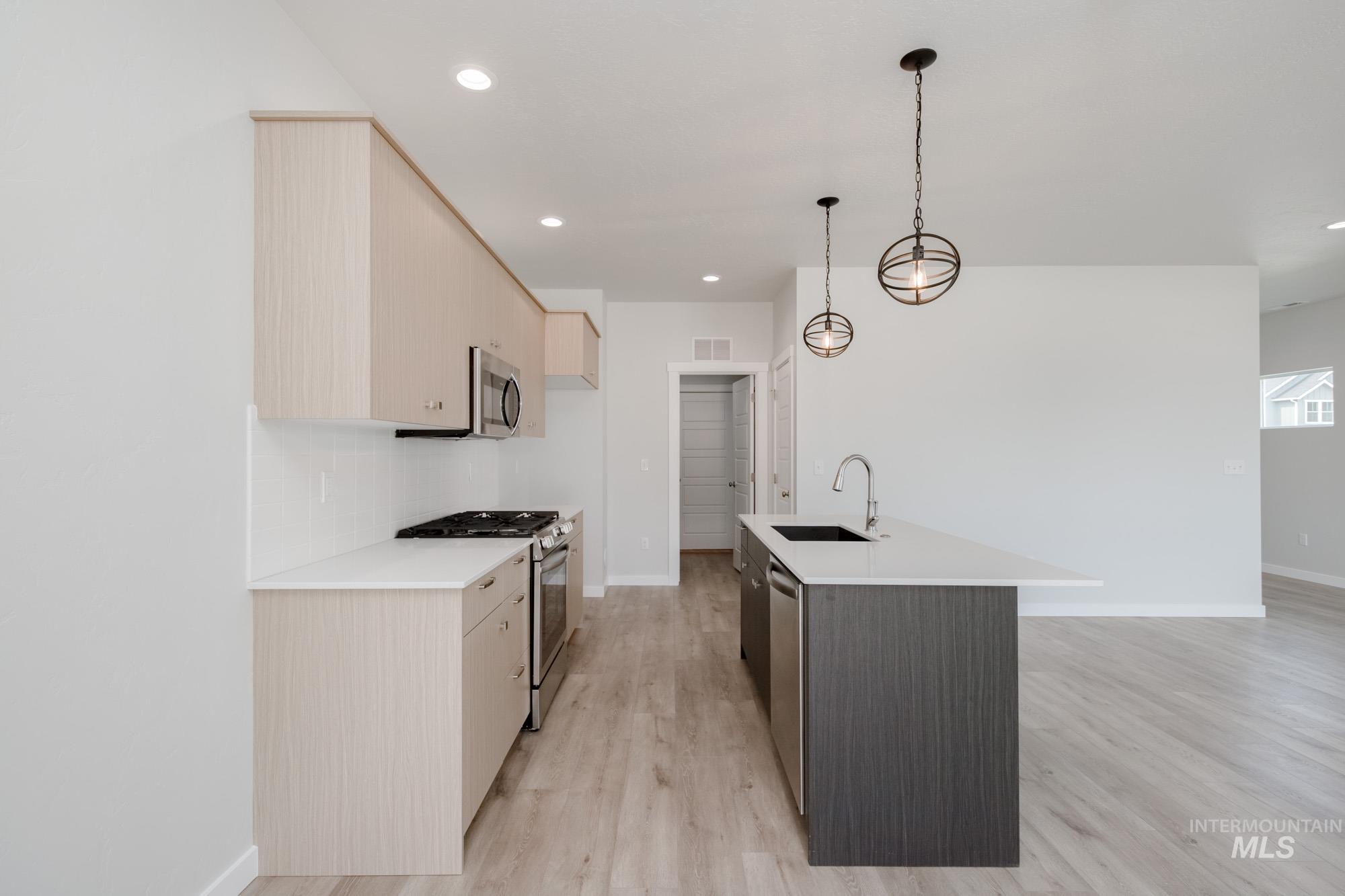 10467 W Tinder St, Star, Idaho 83669, 3 Bedrooms, 2.5 Bathrooms, Residential For Sale, Price $442,990,MLS 98971456