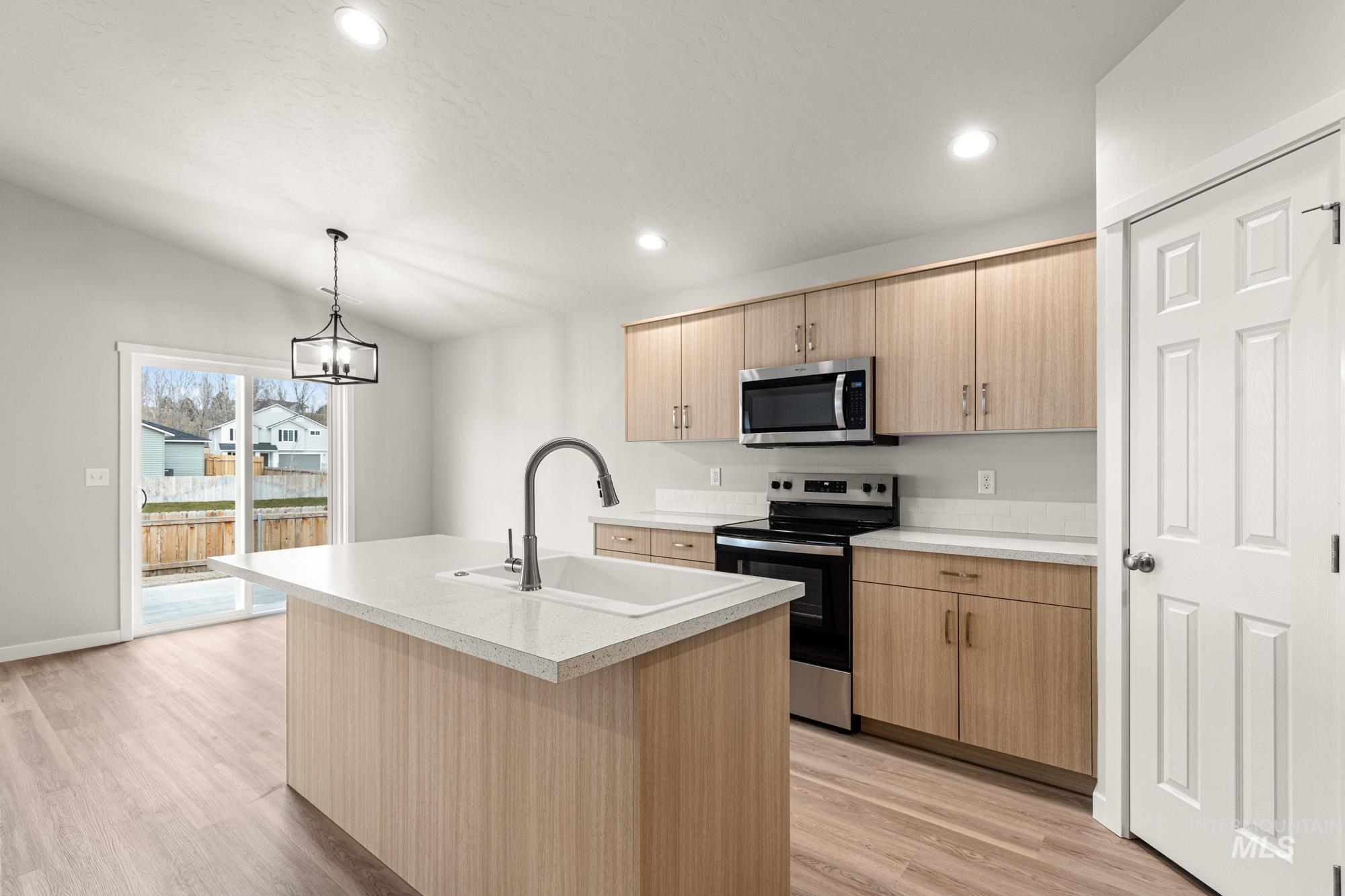 1608 Sunday River St, Middleton, Idaho 83644, 3 Bedrooms, 2 Bathrooms, Residential For Sale, Price $424,990,MLS 98971457