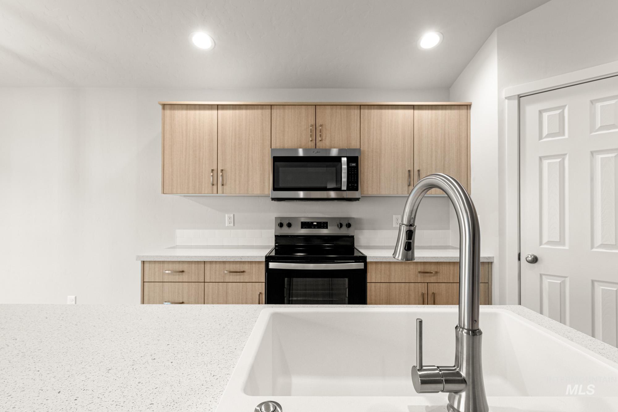 1608 Sunday River St, Middleton, Idaho 83644, 3 Bedrooms, 2 Bathrooms, Residential For Sale, Price $424,990,MLS 98971457