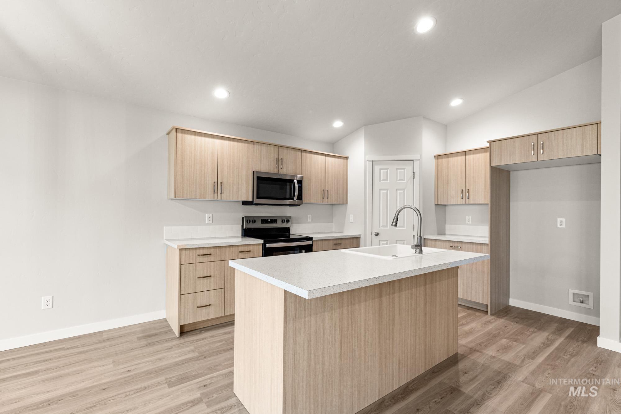 1608 Sunday River St, Middleton, Idaho 83644, 3 Bedrooms, 2 Bathrooms, Residential For Sale, Price $424,990,MLS 98971457