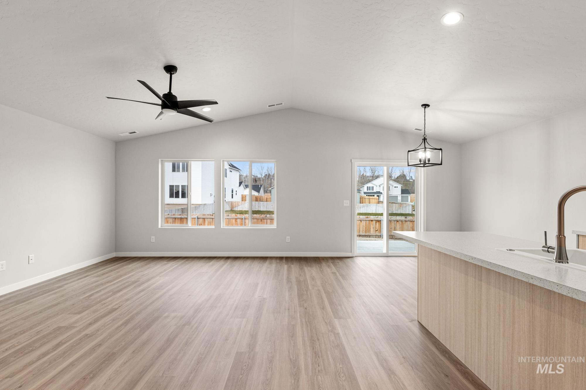 1608 Sunday River St, Middleton, Idaho 83644, 3 Bedrooms, 2 Bathrooms, Residential For Sale, Price $424,990,MLS 98971457