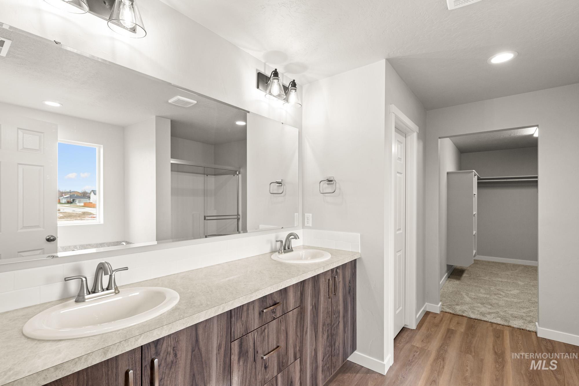 1555 Long Pond St, Middleton, Idaho 83644, 4 Bedrooms, 2.5 Bathrooms, Residential For Sale, Price $559,990,MLS 98971458