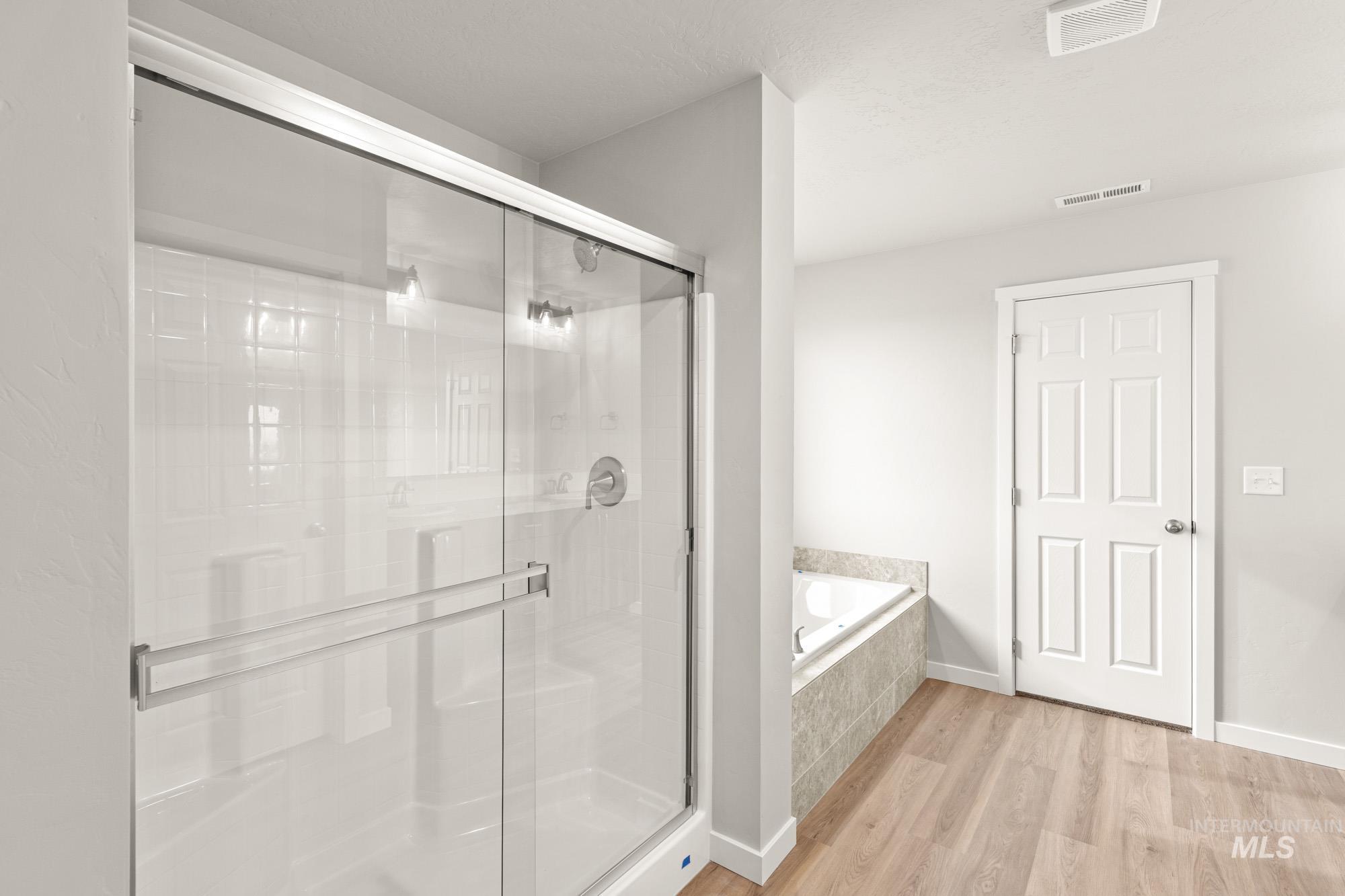 1555 Long Pond St, Middleton, Idaho 83644, 4 Bedrooms, 2.5 Bathrooms, Residential For Sale, Price $559,990,MLS 98971458