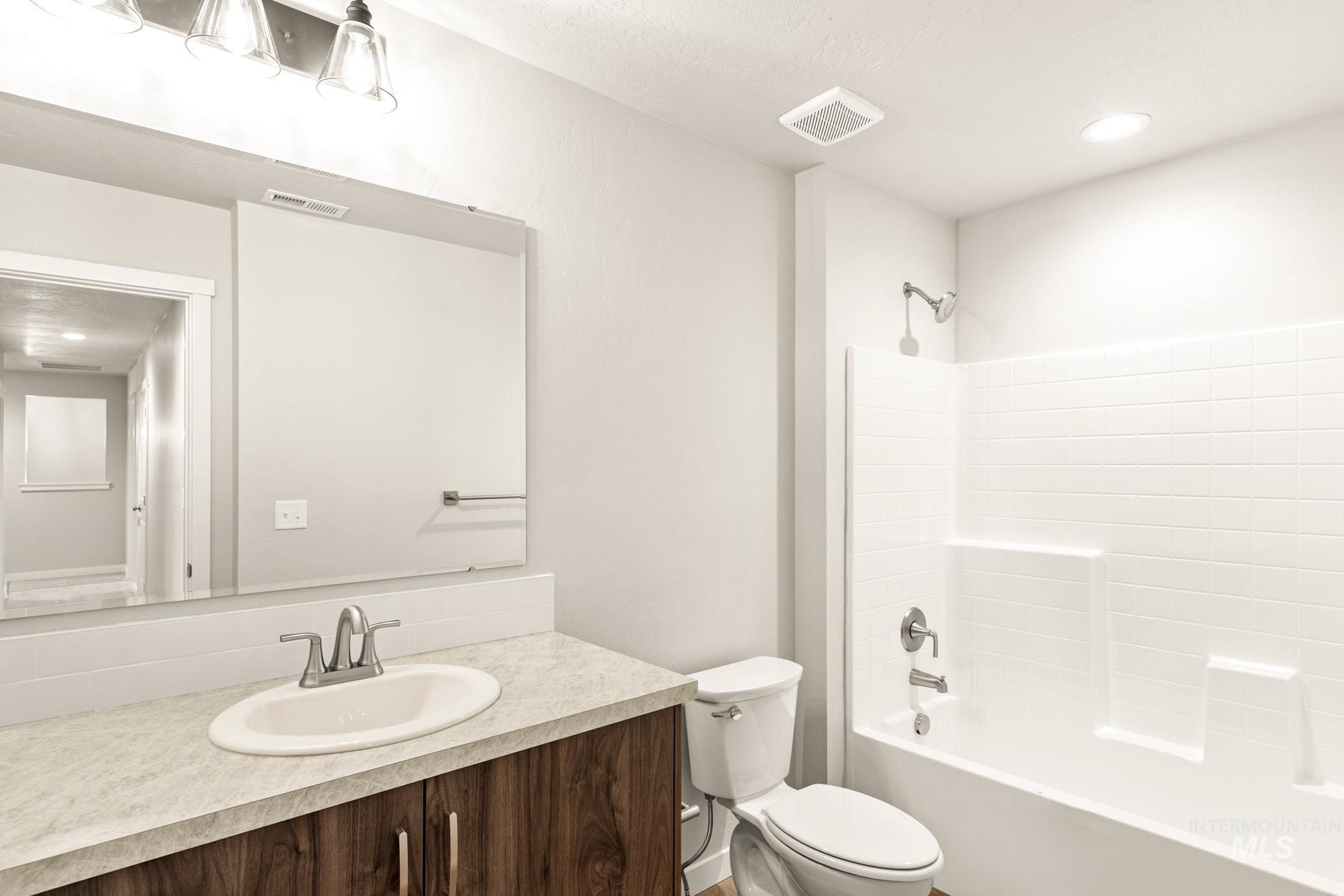 1555 Long Pond St, Middleton, Idaho 83644, 4 Bedrooms, 2.5 Bathrooms, Residential For Sale, Price $559,990,MLS 98971458