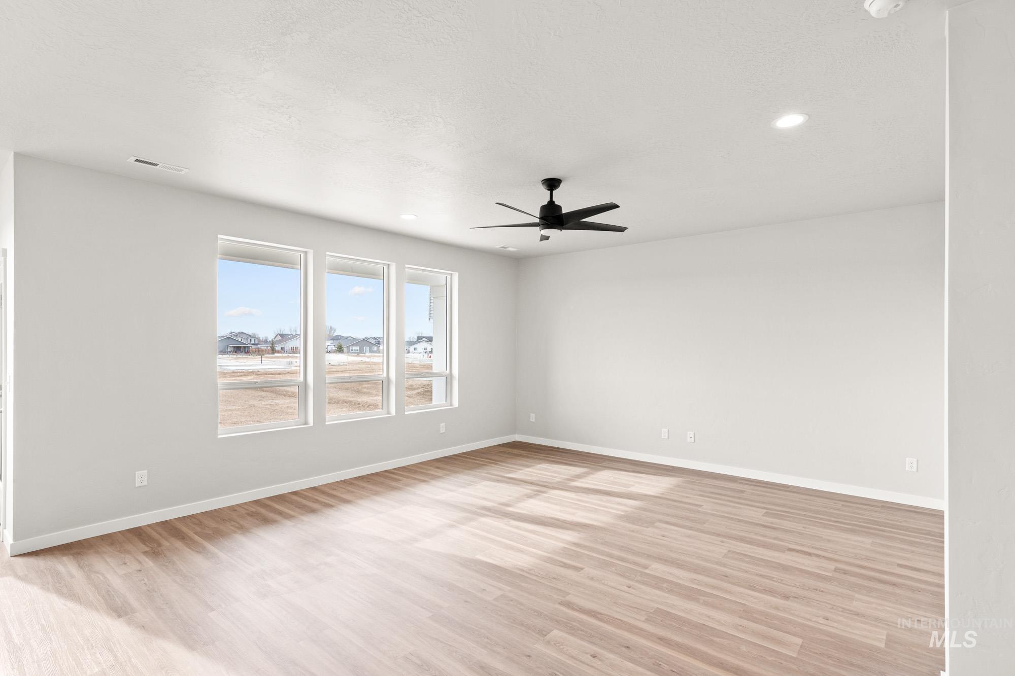 1555 Long Pond St, Middleton, Idaho 83644, 4 Bedrooms, 2.5 Bathrooms, Residential For Sale, Price $559,990,MLS 98971458