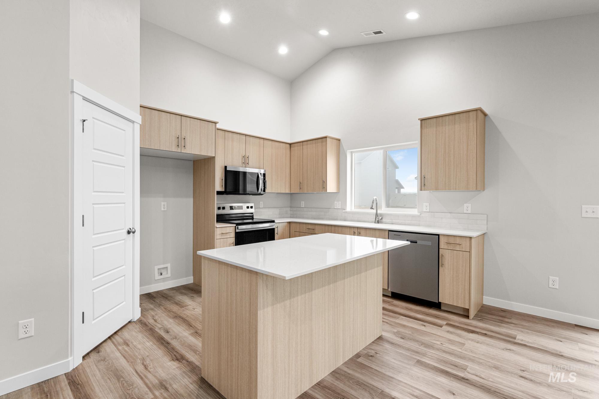 18390 N Sweet William Ave, Nampa, Idaho 83687, 4 Bedrooms, 2 Bathrooms, Residential For Sale, Price $420,990,MLS 98971460