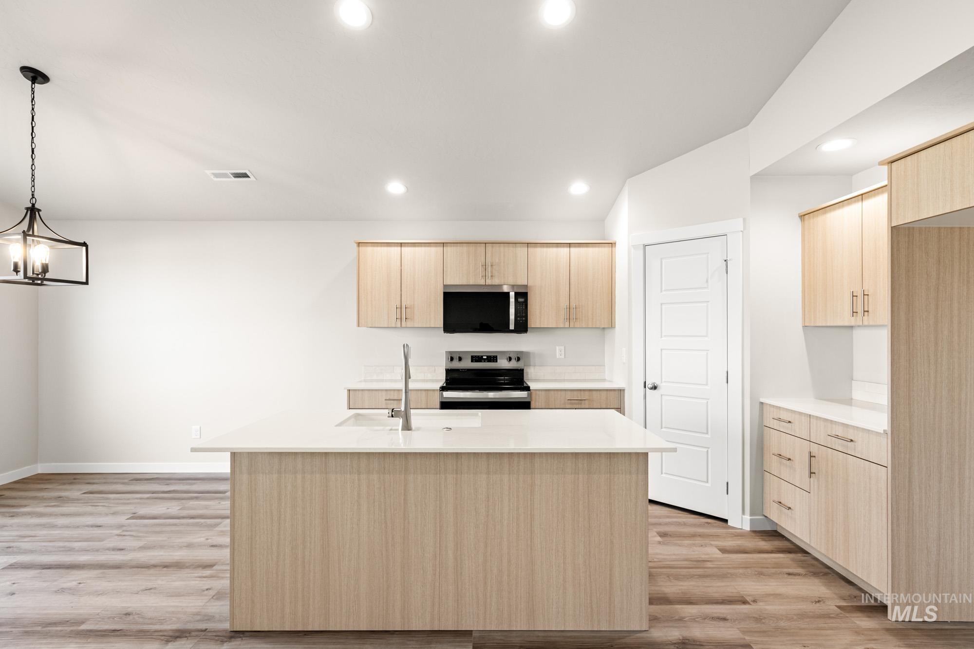 5002 E Open Canyon Dr, Nampa, Idaho 83687, 3 Bedrooms, 2 Bathrooms, Residential For Sale, Price $422,990,MLS 98971462