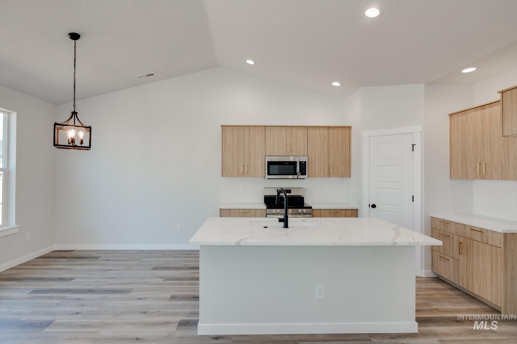 5002 E Open Canyon Dr, Nampa, Idaho 83687, 3 Bedrooms, 2 Bathrooms, Residential For Sale, Price $429,990,MLS 98971462